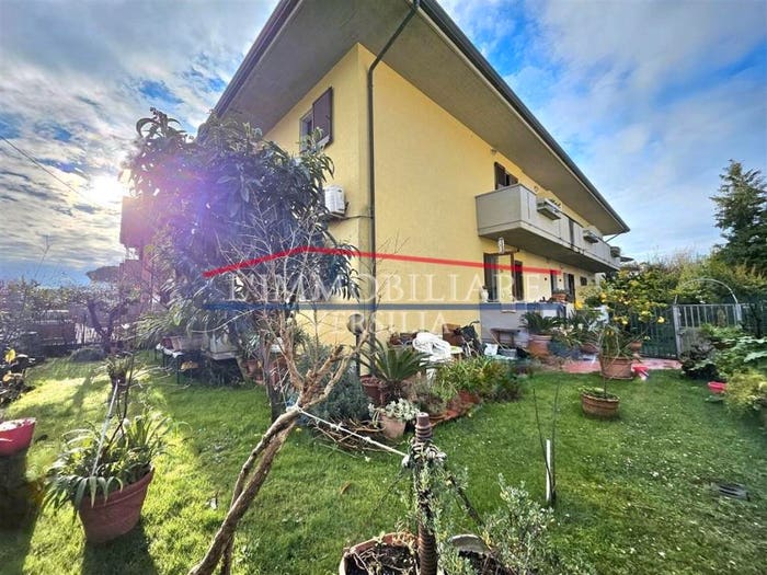 Casa con 6 locali in vendita in Via Venezia, Marina di Massa Centro, Massa