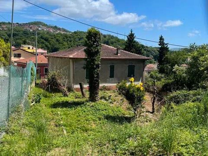 Casa quadrilocale in vendita in Isola, La Spezia