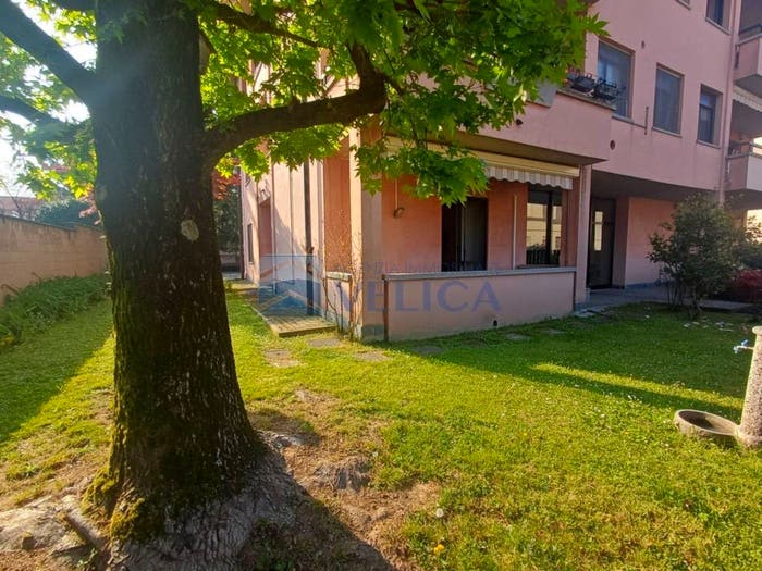 Appartamento trilocale in vendita in Via Pietro Zaffaroni, Gerenzano