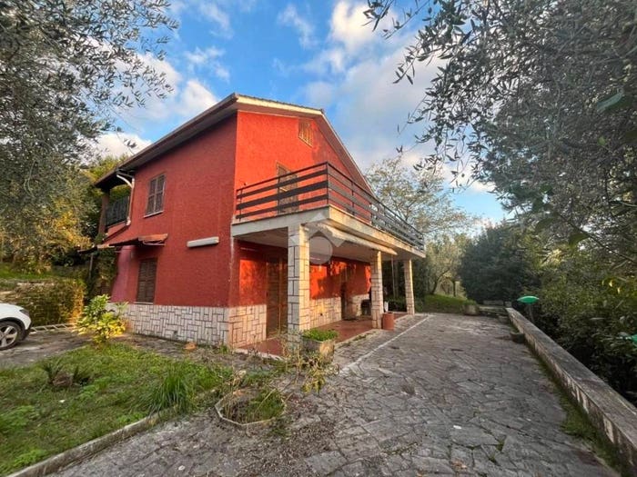 Casa quadrilocale in vendita in Contrada Colle delle Monache, Subiaco