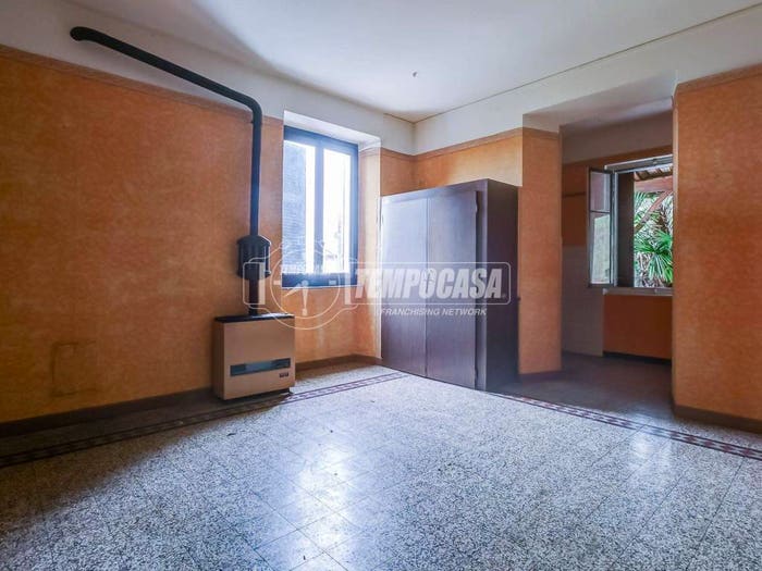 Casa con 5 locali in vendita in Via Vergano, Centro, Borgomanero