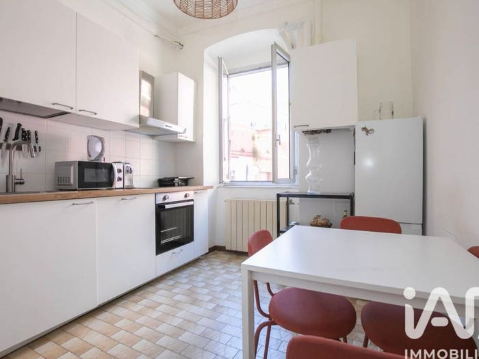 Appartamento trilocale in vendita in Piazza Artoria, Marassi, Genova