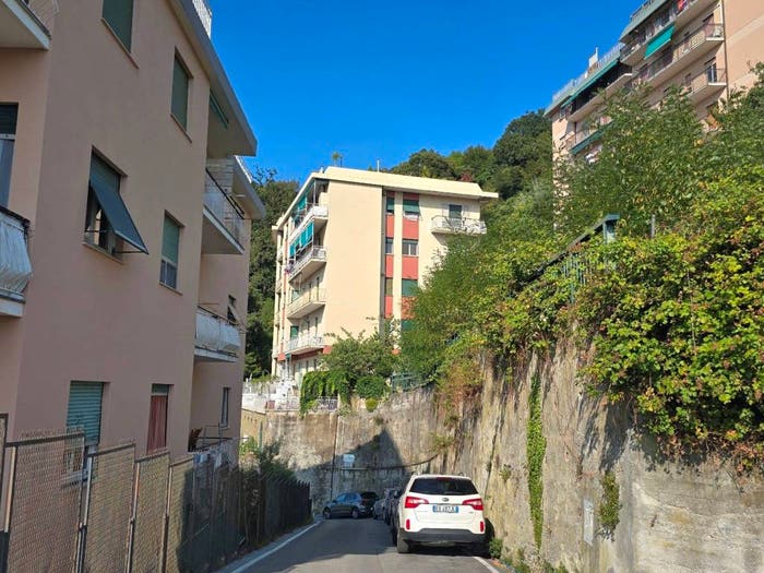Appartamento trilocale in vendita in Viale Michelangelo Buonarroti, Certosa, Genova