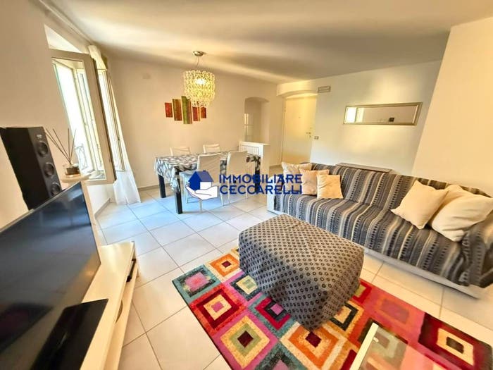 Appartamento con 5 locali in vendita in Via Cavour, Centro, Massa