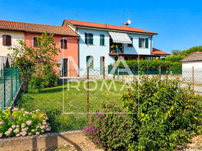 Casa quadrilocale in vendita in Via Villatega, Salzano