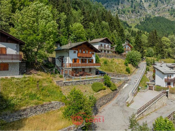 Casa con 6 locali in vendita in Centro, Campodolcino