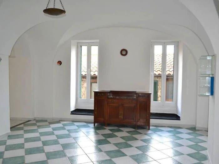 Appartamento quadrilocale in vendita in Via Sottopiazza No Number, Ceriana