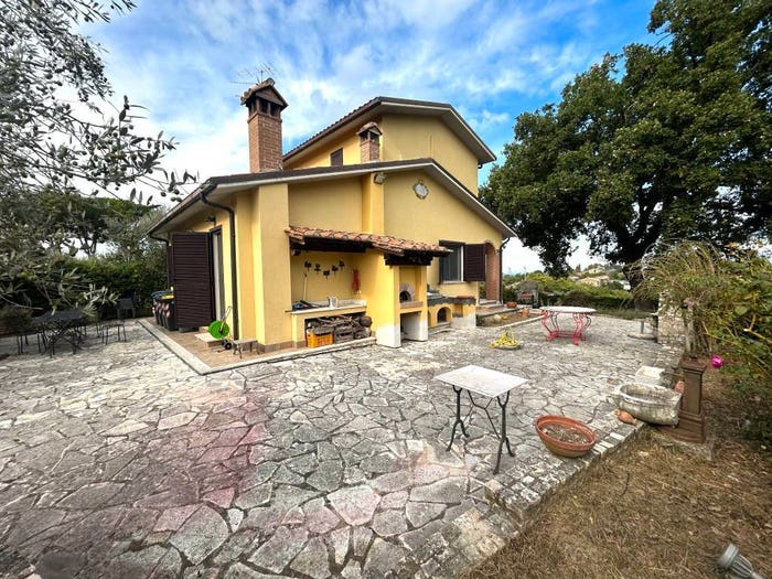 Casa quadrilocale in vendita in Via degli Ulivi, Centro, Calvi dell'Umbria