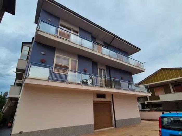 Appartamento con 5 locali in vendita in Via Sangro No Number, Brecciarola, Chieti