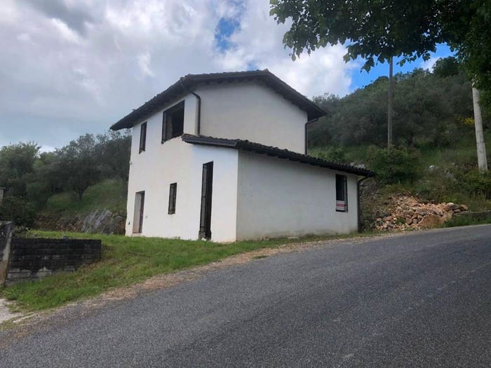 Casa quadrilocale in vendita in Via Castagneto, Alatri