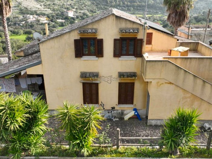 Casa quadrilocale in vendita in Via Passogatta, Modica Alta, Modica