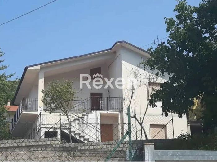 Casa con 6 locali in vendita in Via San Giovanni, Santa Anatolia, Borgorose