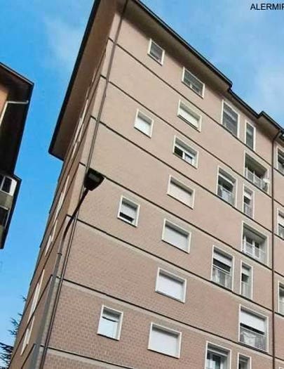 Appartamento quadrilocale in vendita in Via Camillo Giussani, Tre Castelli Faenza, Milano