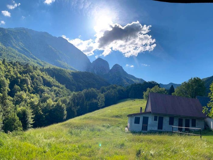 Casa con 5 locali in vendita in Resia