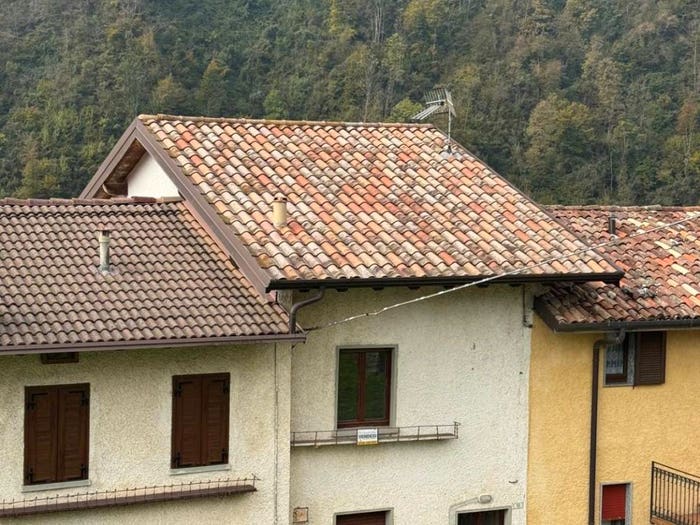 Casa trilocale in vendita in Via Campello, Gorno