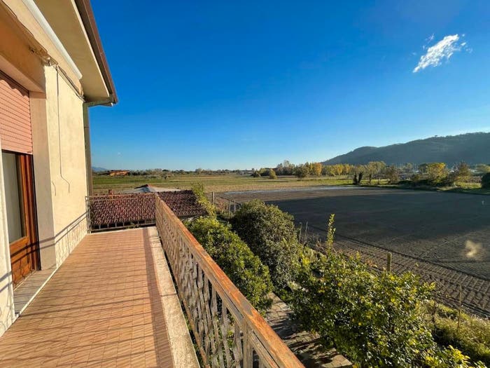 Casa con 6 locali in vendita in Ameglia