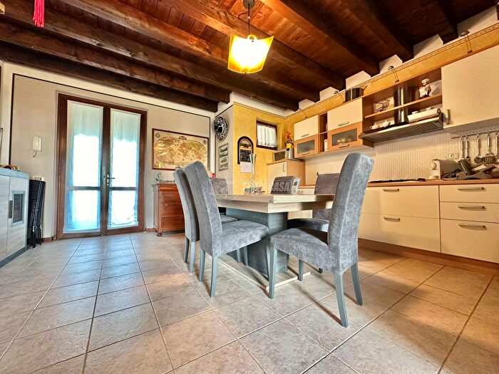 Appartamento bilocale in vendita in Via Bassanella, Peschiera Del Garda