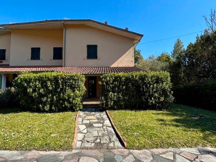 Casa con 6 locali in vendita in Centro, Ameglia