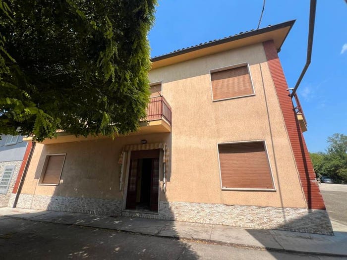 Casa con 6 locali in vendita in Frazione Valdivilla, Valdivilla, Santo Stefano Belbo