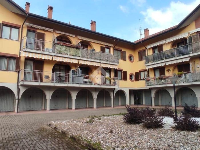 Appartamento bilocale in vendita in Via Novara, Centro, Lonate Pozzolo
