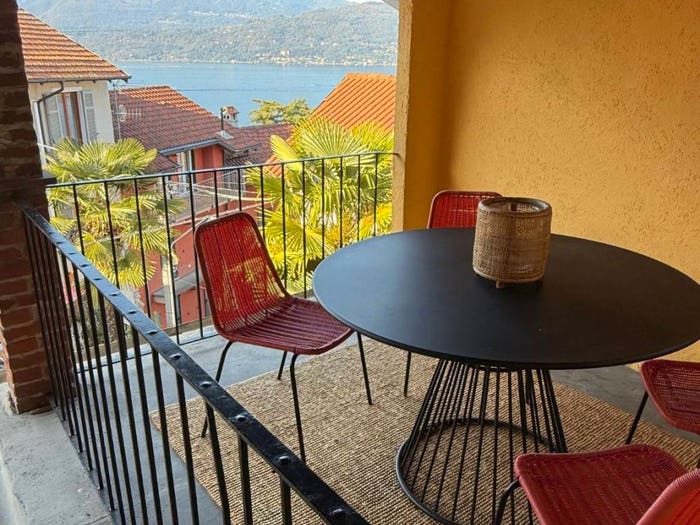 Casa con 6 locali in vendita in Via Roncaro, Centro, Baveno