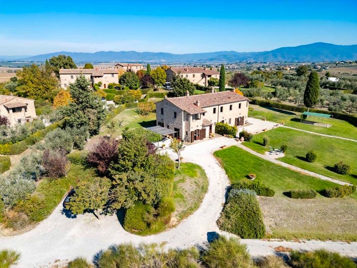 Casa con 6 locali in vendita in Case Sparse Creti, Cortona