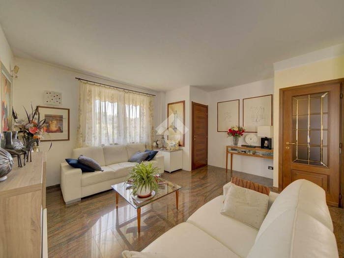 Casa con 6 locali in vendita in Strada stupinigi, Centro, Orbassano