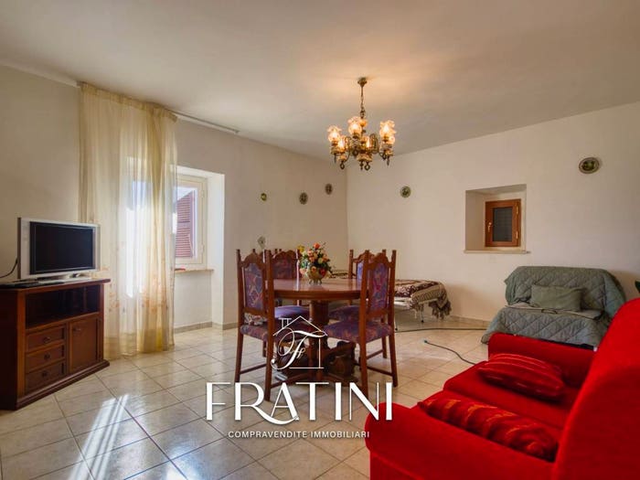 Casa con 6 locali in vendita in Fucignano, Civitella del Tronto
