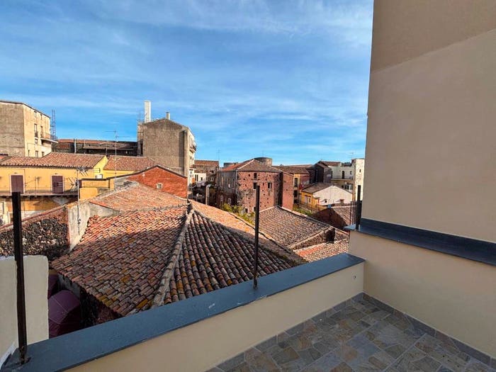 Appartamento trilocale in vendita in Via Reitano, Centro Storico, Catania