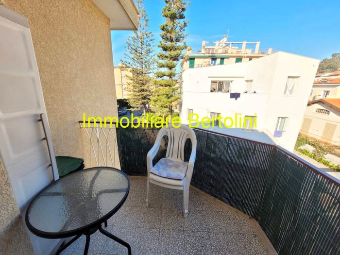 Appartamento bilocale in vendita in via primo maggio, Centro, Bordighera