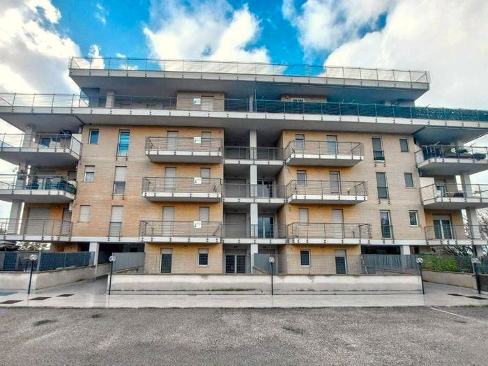 Appartamento con 6 locali in vendita in Via Vittorio de Sica Fiumicino RM Italia, Aranova, Fiumicino
