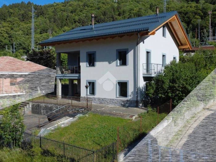 Casa con 6 locali in vendita in Via Torino, Centro, Chiomonte