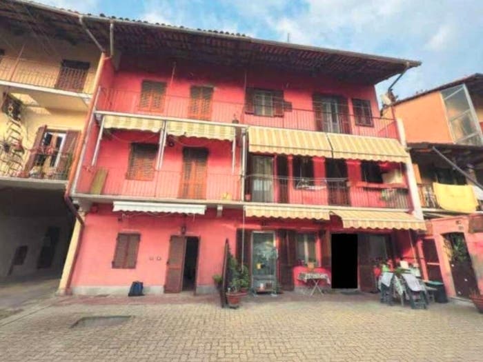 Casa quadrilocale in vendita in Vicolo Bigoglio, Candia Canavese