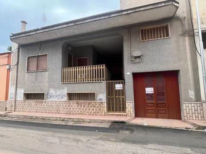 Casa con 5 locali in vendita in Via Iv Novembre, Centro, Torricella