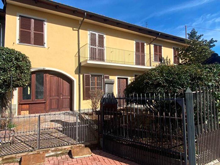 Casa con 6 locali in vendita in Frazione Valleandona, Casabianca Valleandona, Asti