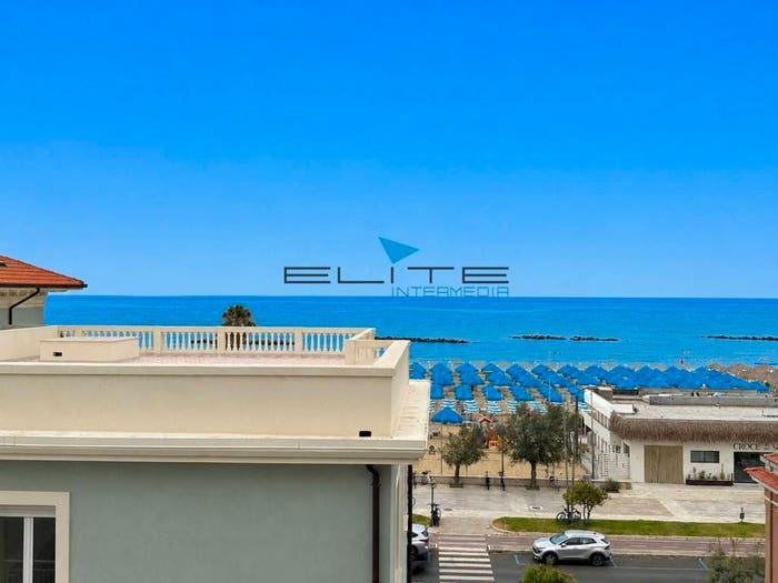 Appartamento con 6 locali in vendita in Viale Regina Elena, Piazza Salotto Corso Umberto, Pescara