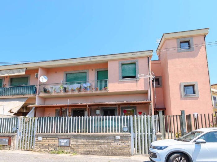 Appartamento trilocale in vendita in Via di Pratolungo Casilino, Borghesiana, Roma