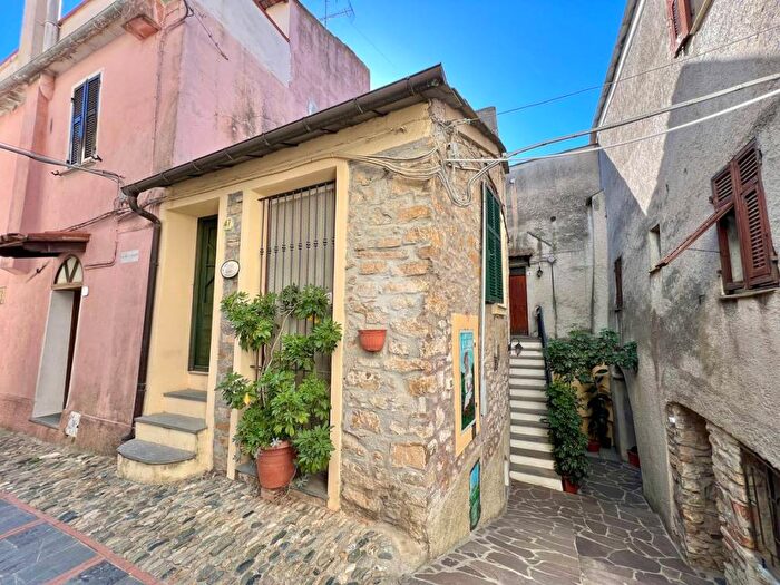 Casa bilocale in vendita in Via S Rocco, Lingueglietta, Cipressa