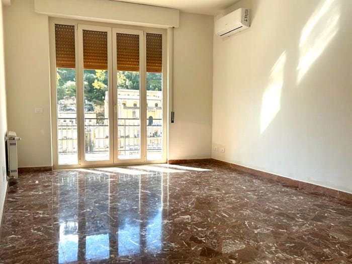 Appartamento quadrilocale in vendita in Via Vittorio Veneto, Modica Bassa, Modica