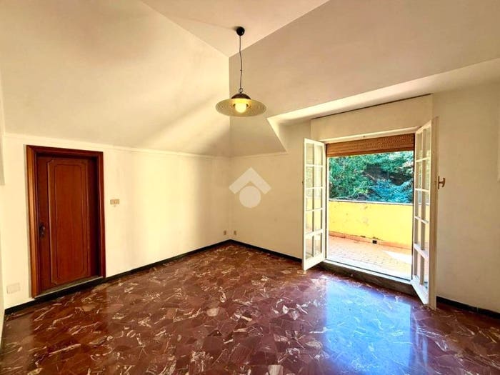 Appartamento trilocale in vendita in Via Ortigara, Rivarolo, Genova