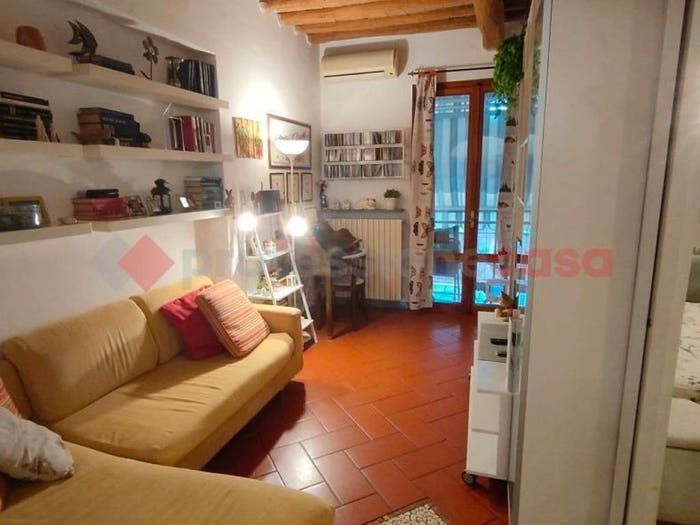 Appartamento trilocale in vendita in Via Novembre, Centro, Castelfiorentino