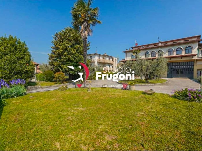Casa con 6 locali in vendita in Balbiana, Manerba del Garda
