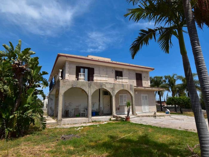 Casa con 6 locali in vendita in via della Colomba, Carrozziere Sacramento, Siracusa
