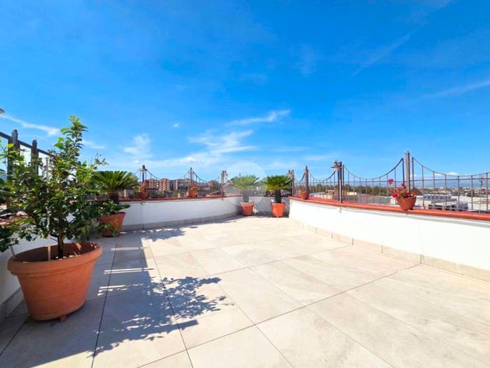 Appartamento quadrilocale in vendita in Via Padre Ludovico, Centro, Casoria