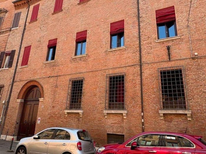 Appartamento con 6 locali in vendita in Via Terranuova, Centro Storico, Ferrara