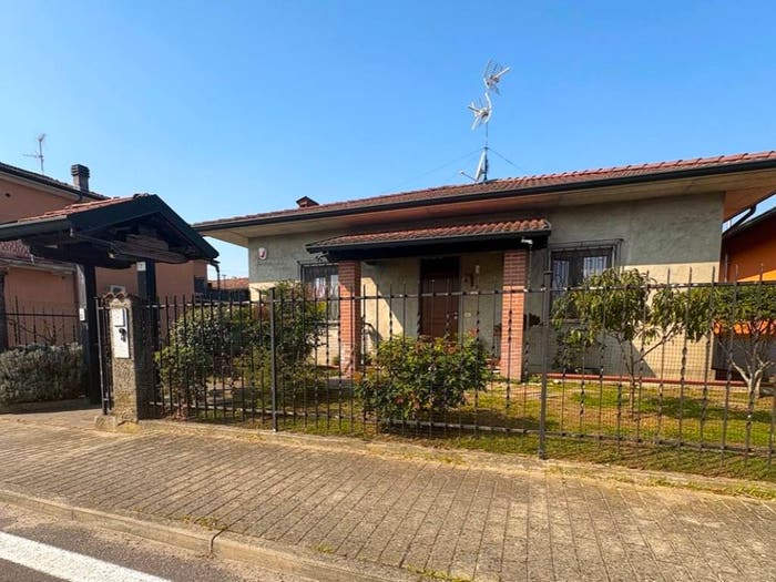 Casa quadrilocale in vendita in Via Roma, Centro, Gropello Cairoli