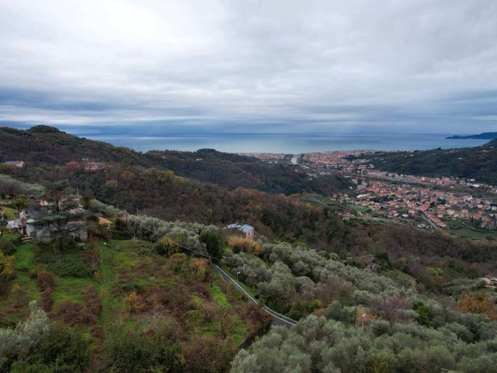 Appartamento con 6 locali in vendita in Via degli Ulivi, Cogorno