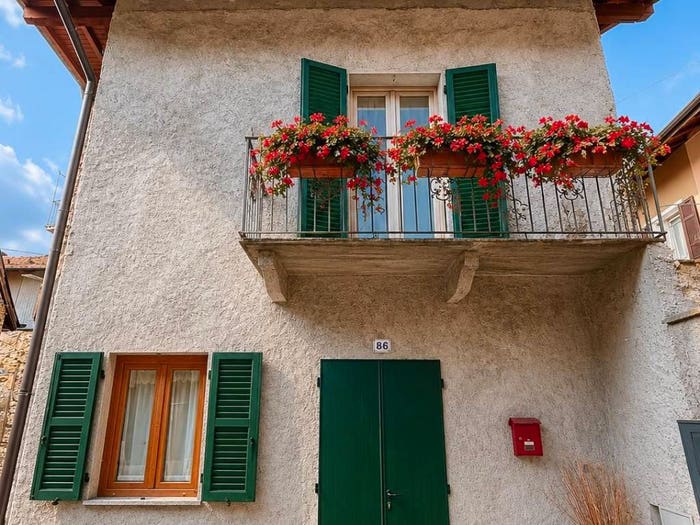 Casa bilocale in vendita in Vicolo del Ponticello, Castello, Castelveccana