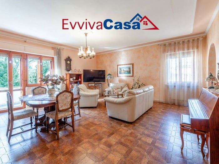 Appartamento con 5 locali in vendita in Via Villa Musone, Musone, Loreto