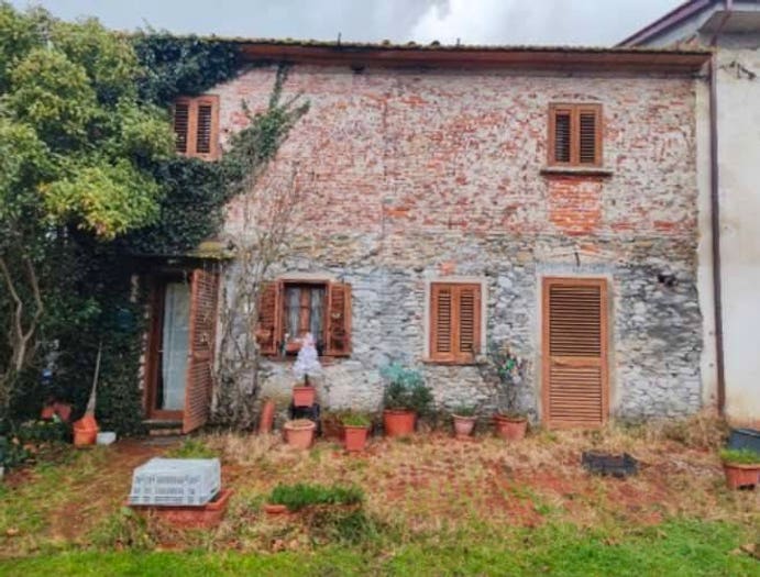 Appartamento con 6 locali in vendita in Via Corte ai Gori Galleno, Fucecchio